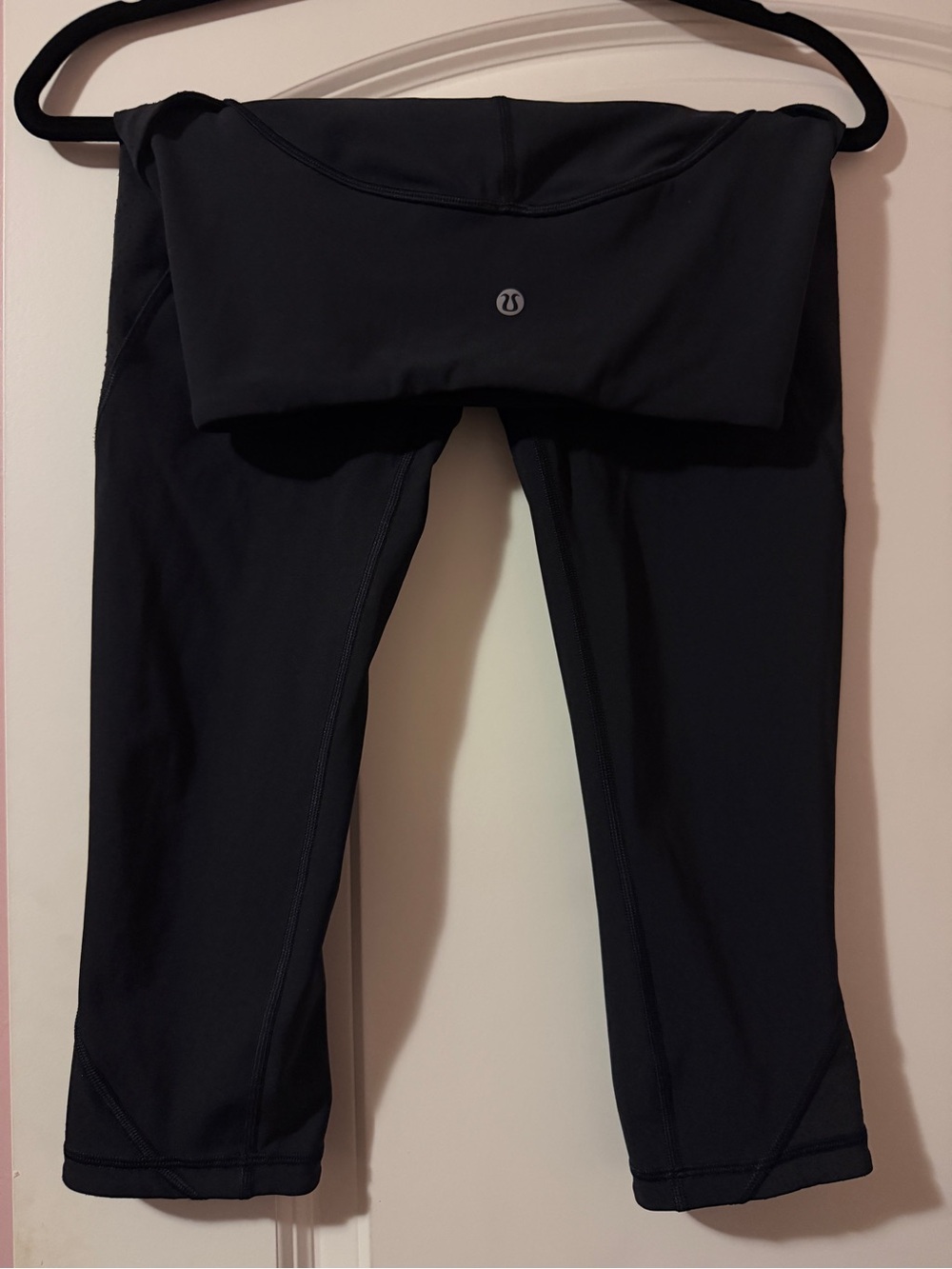 lululemon Black Align leggings Cropped with pockets
